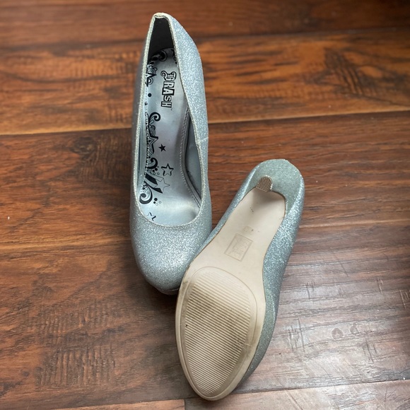 Sliver glitter high heels by Brash - Picture 8 of 8